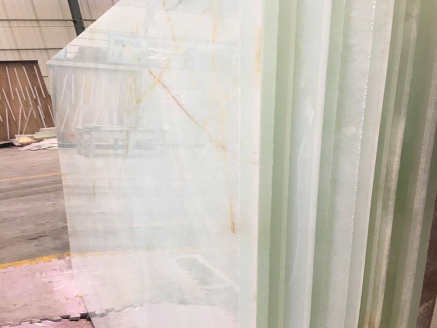 Snow White Onyx Laminated Glass.jpg