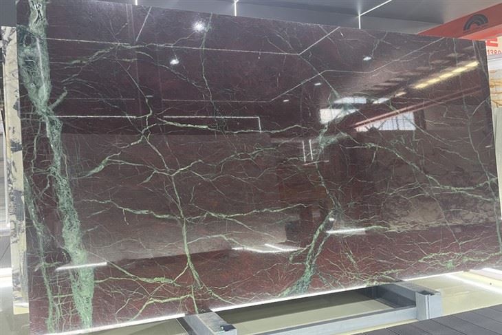 Moulin Rouge Granite
